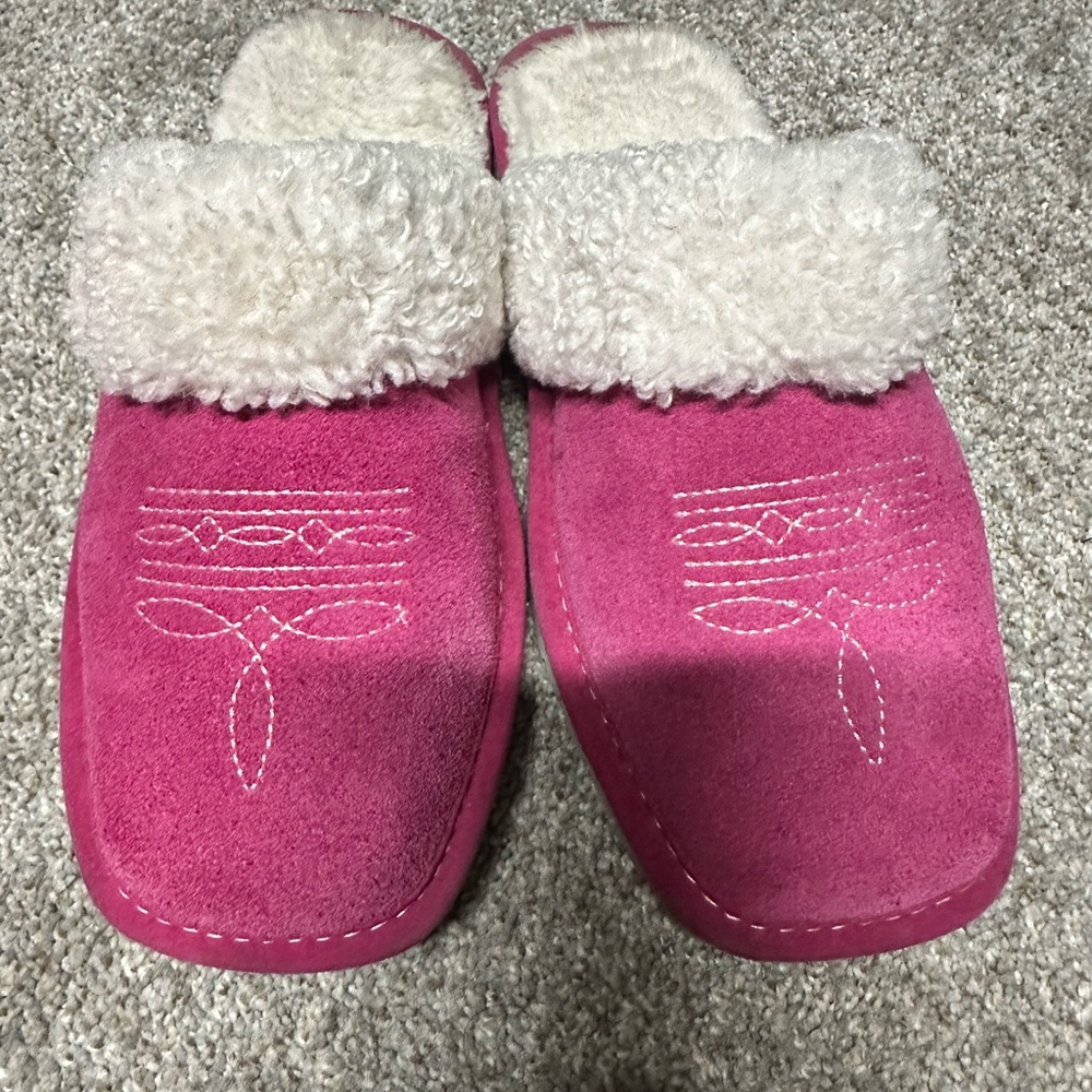 Cozy Pink Slippers with Faux Fur Lining